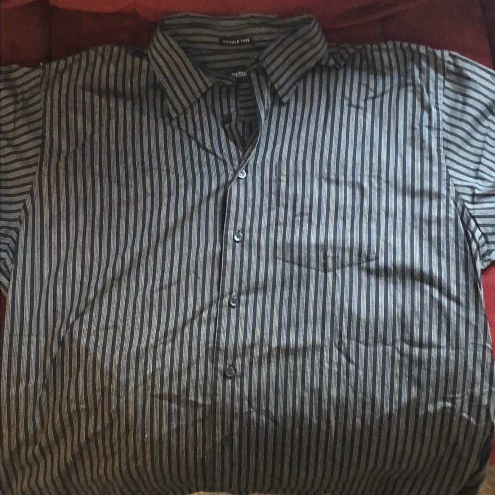 Short sleeve dress shirt